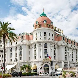 A Luxurious With Ac On Promenade Des Apartment